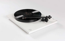 Load image into Gallery viewer, Rega Planar 1 Plus - Reacondicionado
