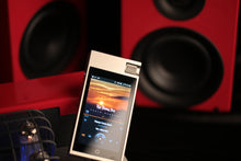 Load image into Gallery viewer, Cayin N5 iiS editorial 4
