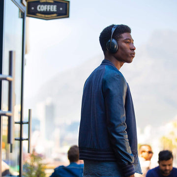 Bose NC 700 negro editorial
