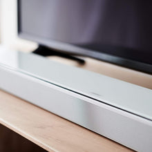 Cargar imagen en el visor de la galería, Bose Soundbar 700 blanco editorial

