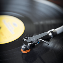 Load image into Gallery viewer, Audio-Technica AT-VM95EN/H editorial
