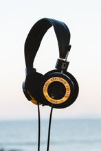 Load image into Gallery viewer, Grado GH3 editorial 1
