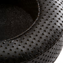 Load image into Gallery viewer, Dekoni Audio Elite Fenestrateed Sheepskin Focal detalle
