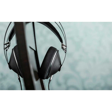 Meze Audio 99 Neo editorial