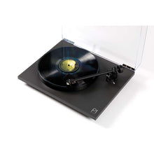 Cargar imagen en el visor de la galería, Rega Planar 1 Plus Negro Mate general 1
