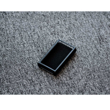 HiBy R5 Leather Case editorial 1