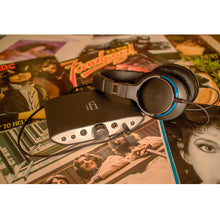 Cargar imagen en el visor de la galería, iFi Audio Zen Can editorial 1
