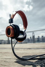 Load image into Gallery viewer, GRADO RS2e editorial 2
